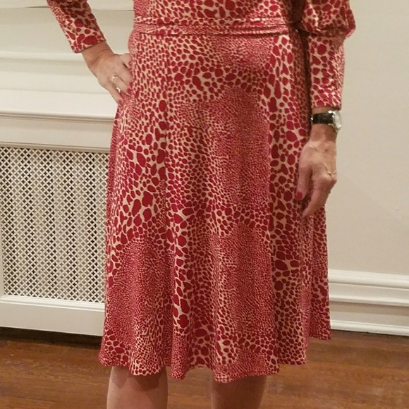 NWT Flattering Wrap Around in Soft Knit L - Picture 2 of 8